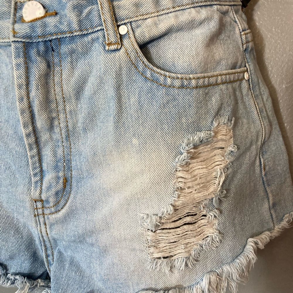 Forever 21 Distressed Light Blue Jean Shorts - Picture 4 of 5